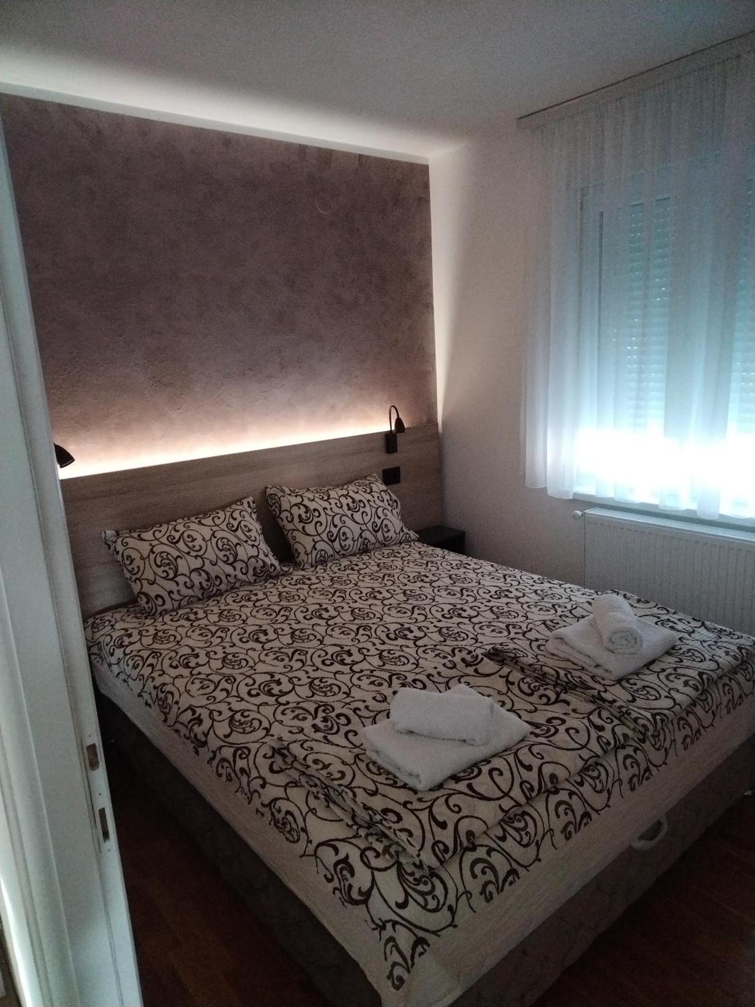 Apartmani Pause Ni Habitación foto